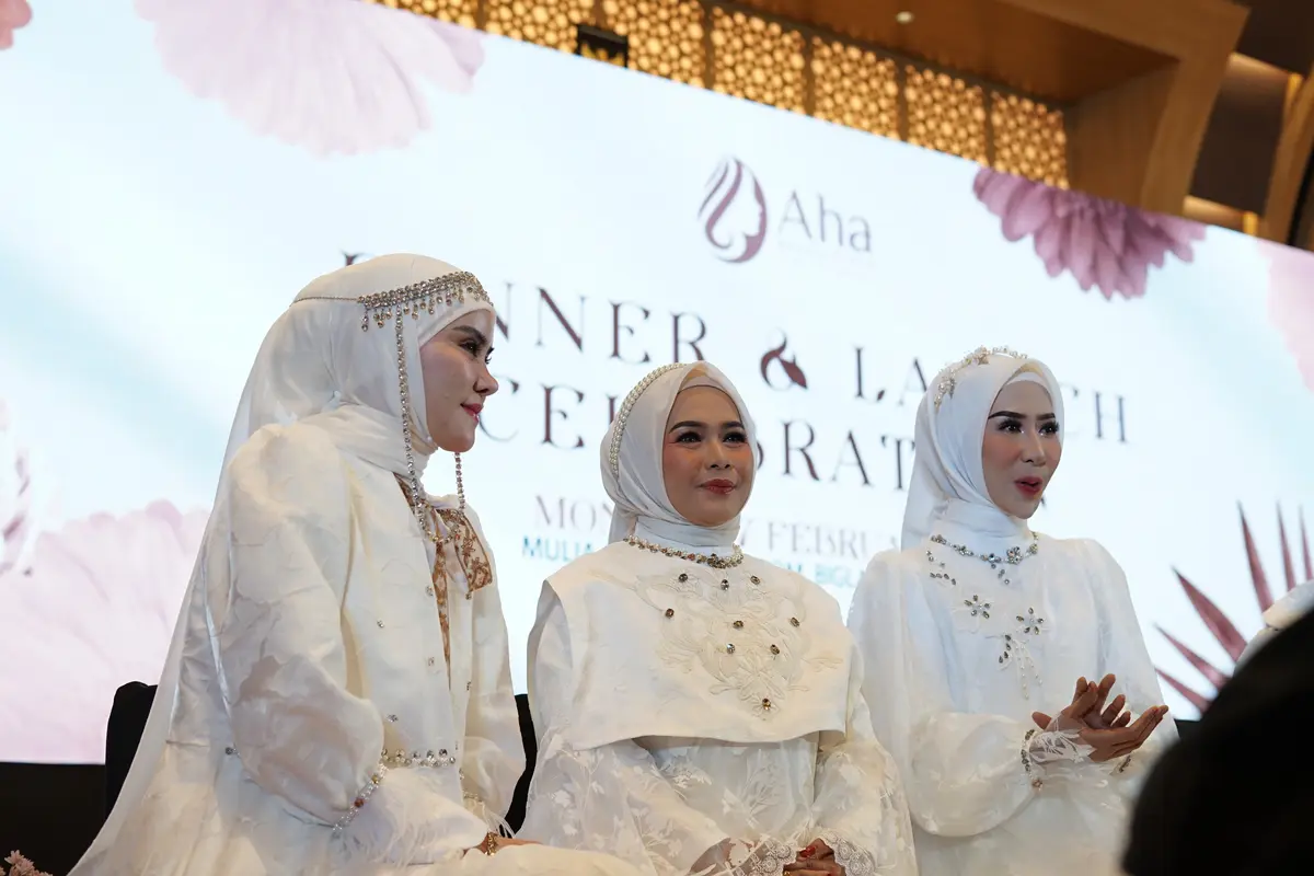 Punya Double Chin di Usia 50an, Dea Mirella Bakal Jajal Perawatan Kecantikan Andalan Artis Hollywood