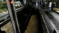 Hujan deras kembali mengguyur Jakarta dan daerah sekitarnya pagi ini. Sejumlah pintu air Ibu Kota masih berstatus Siaga IV alias aman. Meski begitu, ada 1 pintu air yang berstatus Siaga II alias kritis, yakni Pintu Air Pasar Ikan, Penjaringan, Jakart...