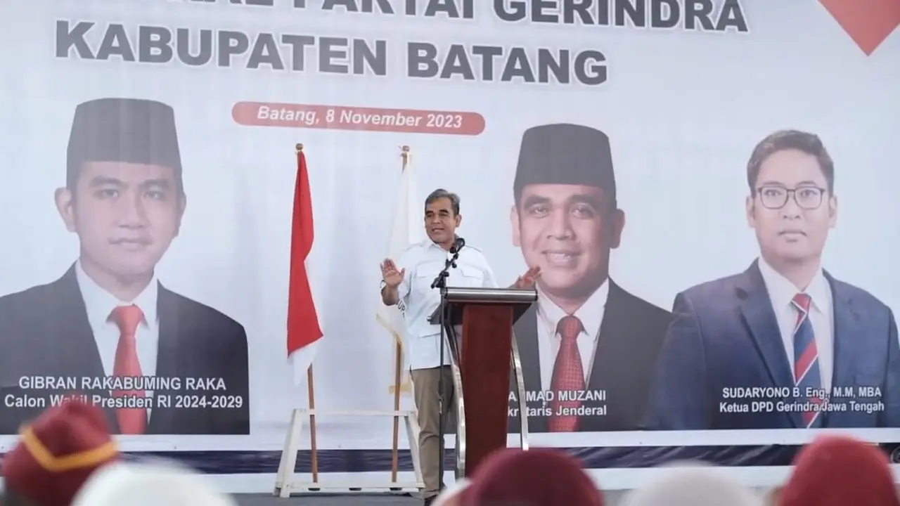Sekjen Partai Gerindra Ahmad Muzani menghadiri konsolidasi ribuan kader Gerindra di Kabupaten Batang, Jawa Tengah, Rabu (8/11/2023).