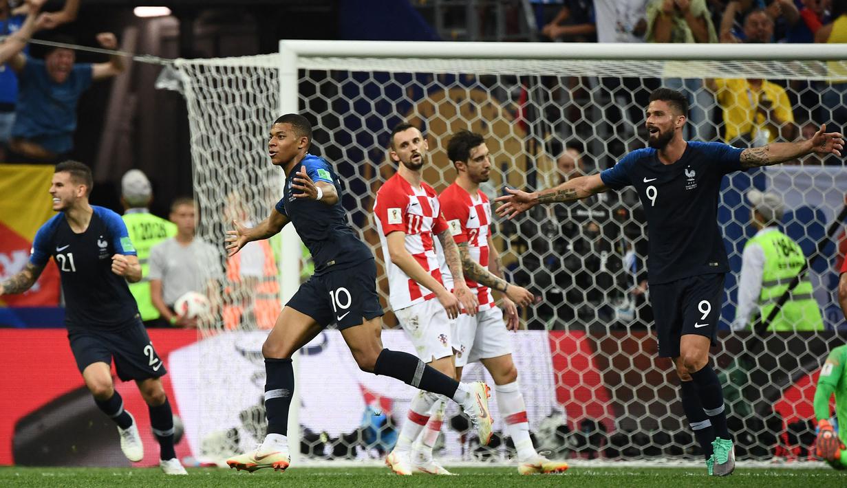 Prancis berada di atas angin. Les Bleus kembali mencetak gol untuk keempat kalinya melalui sepakan keras Kylian Mbappe pada menit ke-65. (AFP/Franck Fife)