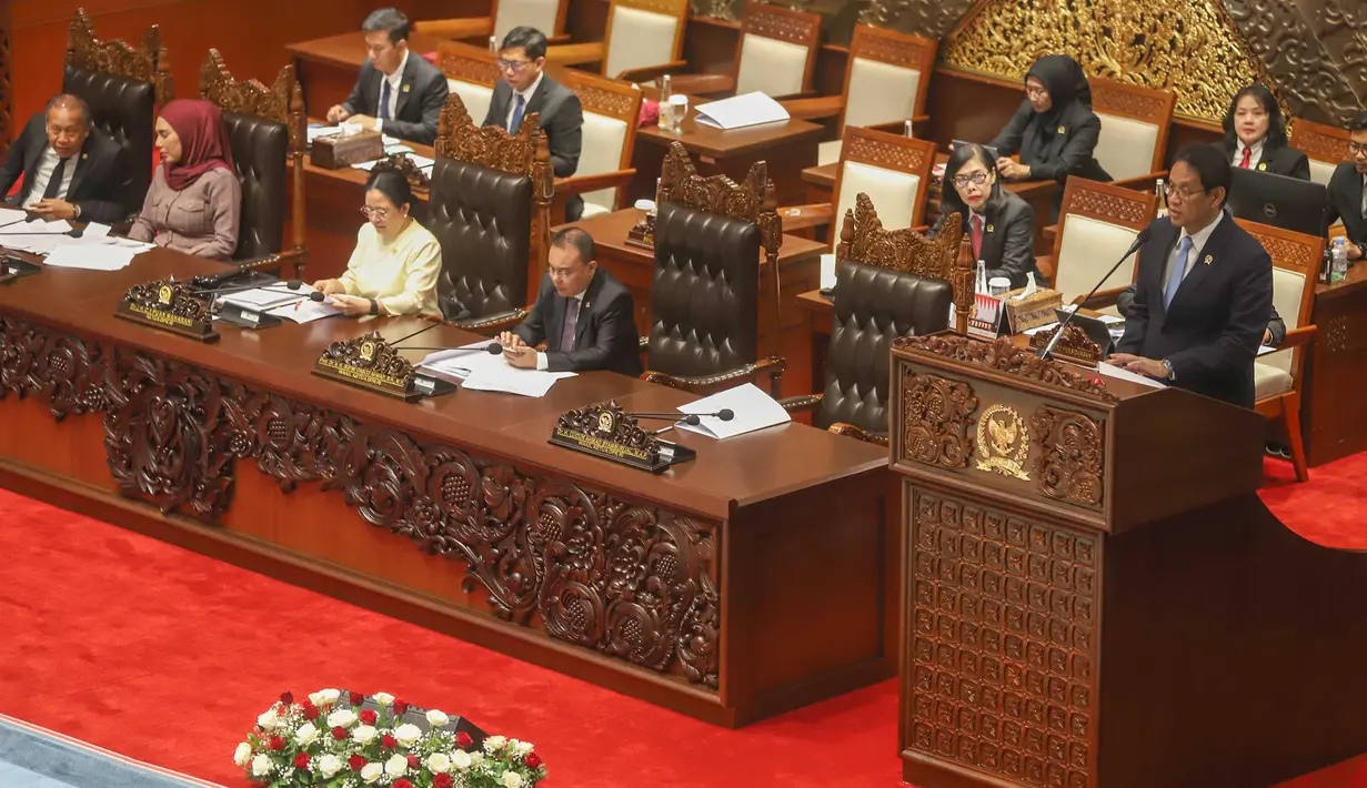 Menteri Keuangan Purbaya Yudhi Sadewa menyampaikan pendapat akhir dalam Rapat Paripurna Ke-26 DPR RI Masa Persidangan V Tahun Sidang 2025-2026 di Gedung DPR RI Jakarta, Selasa (21/7/2026).