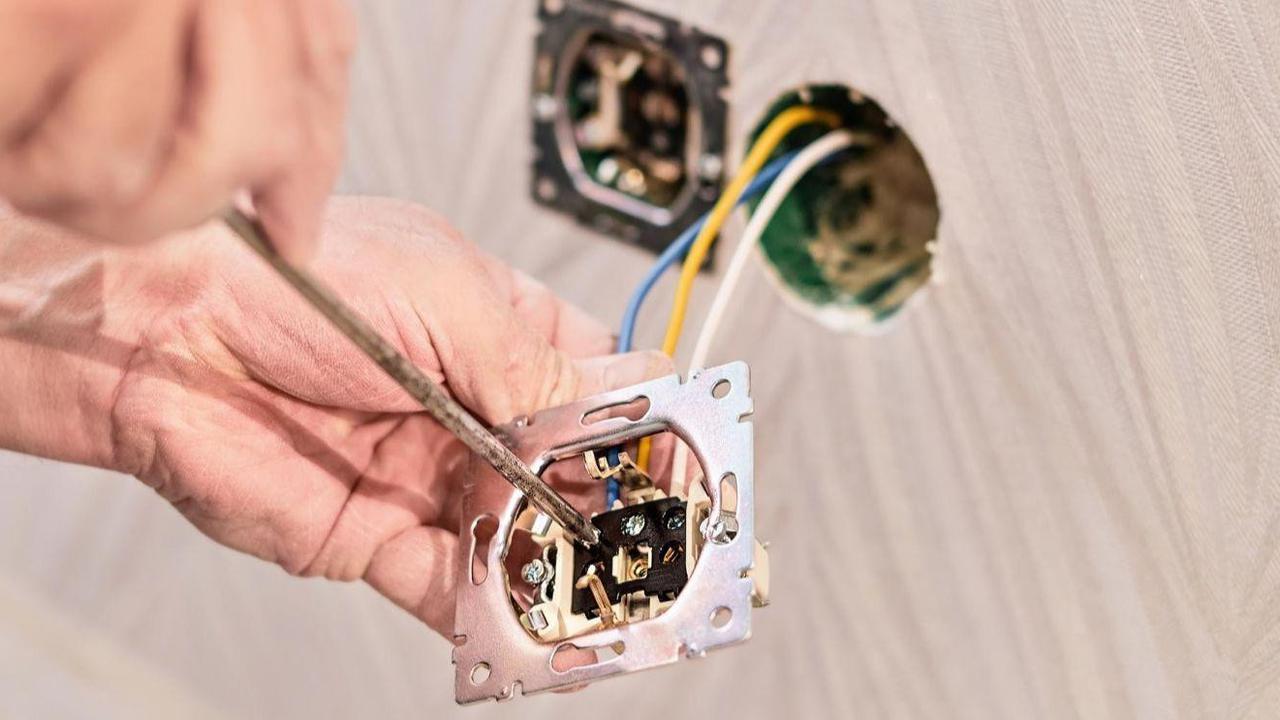 How to Wire a 3 Way Switch: A Guide for Beginner