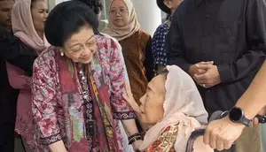 Momen Megawati Hentikan Pidato Demi Sambut Sinta Nuriyah di Menteng
