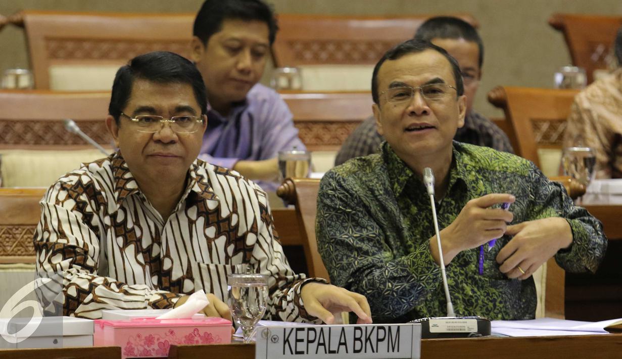 Kepala BKPM, Franky Sibarani saat menghadiri raker dengan Komisi VI DPR, Jakarta, Kamis (4/2). Raker yang seharusnya membahas  MEA Trans Pacific Partnership, Globalisasi, Gula, Beras, Garam harus Ditunda. (Liputan6.com/Angga Yuniar)