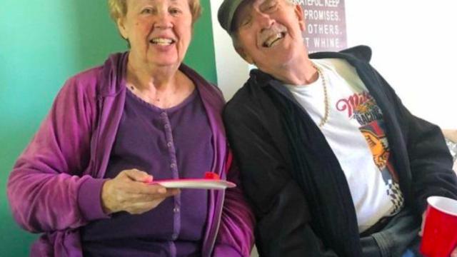 Menikah 47 Tahun, Pasangan Lansia Meninggal Bersama karena Covid-19