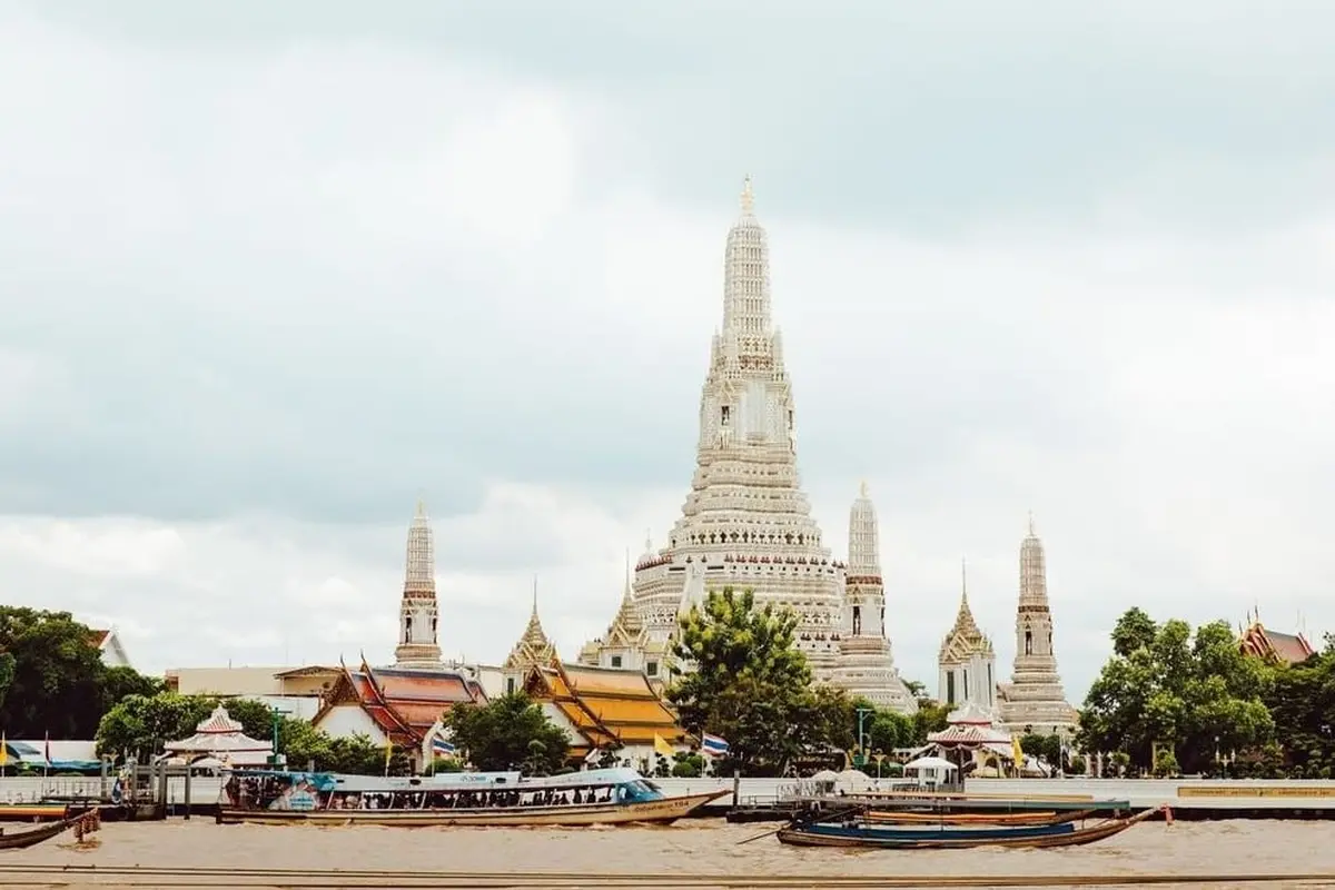 Foto Wat Arun, salah satu destinasi wisata Thailand