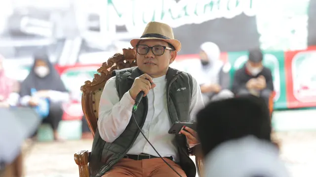 Sejumlah nelayan Muara Angke, Jakarta Utara menitipkan mandat perjuangan kepada Ketua Umum Partai Kebangkitan Bangsa (PKB) Abdul Muhaimin Iskandar, Minggu (5/3/2023). Mereka memohon Cak Imin untuk memperjuangkan sejumlah aspirasi (Istimewa)