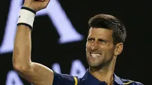 Unggulan pertama asal Serbia Novak Djokovic akan menghadapi Roger Federer di semifinal Australia Open 2016 usai mengalahkan petenis Jepang, Kei Nishikori, Selasa (26/1/2016). (Liputan6.com/REUTERS/Issei Kato)