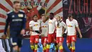 Pemain RB Leipzing merayakan gol yang dicetak Emil Forsberg ke gawang Union Berlin pada laga lanjutan Liga Jerman di Red Bull Arena Stadium, Kamis (21/1/2020) dini hari WIB. RB Leipzig menang tipis 1-0 atas Union Berlin. (AFP/Annegret Hilse/pool)