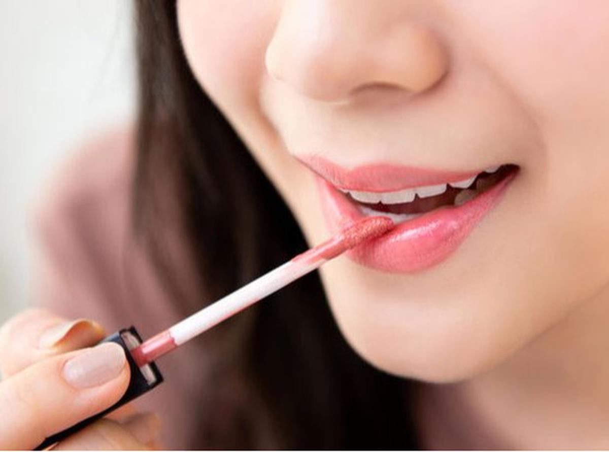 9 Tips Makeup Kondangan yang Sederhana tapi Elegan, Dijamin Bikin Memukau