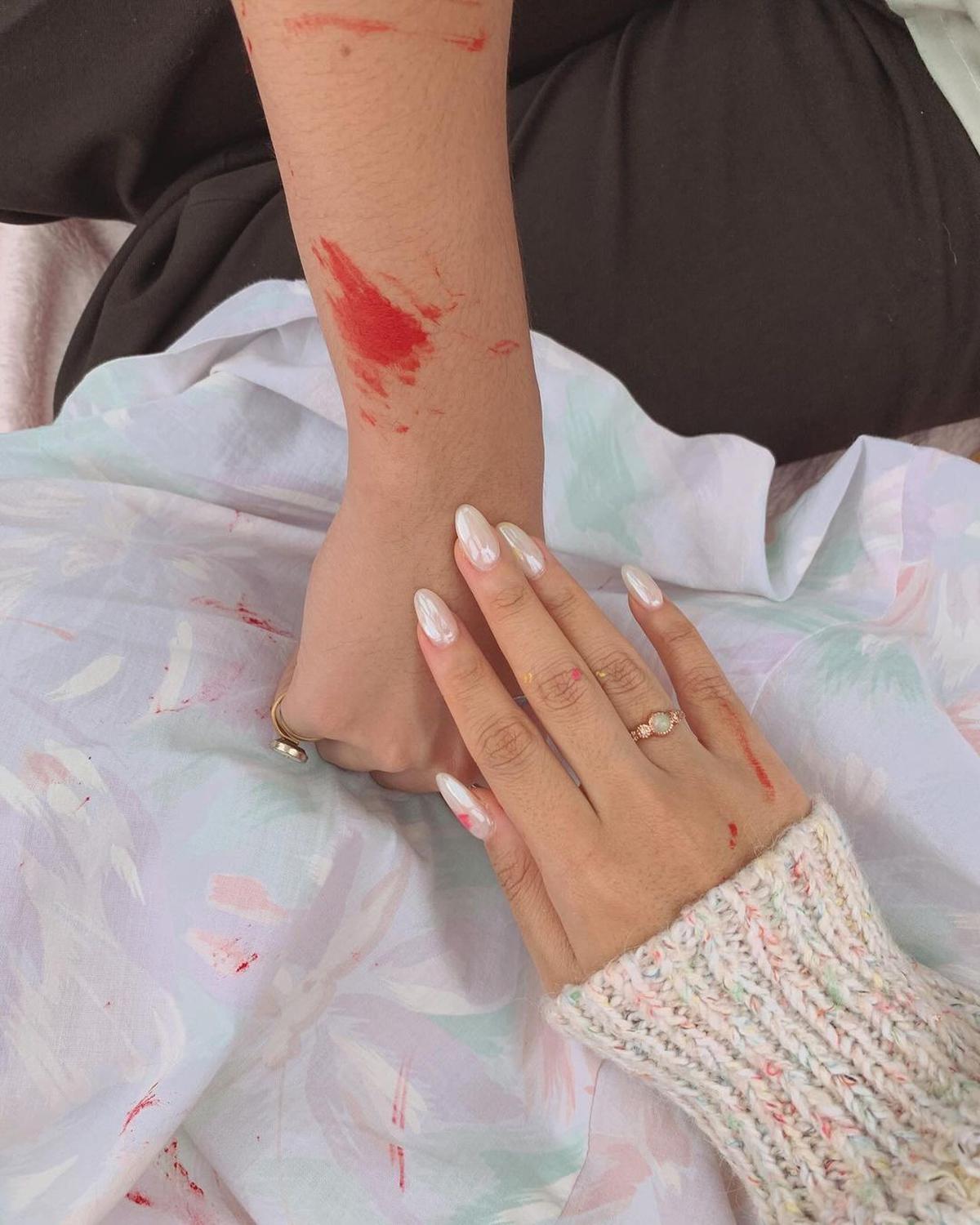 7 Gaya Pacaran Nadin Amizah dan Faishal Tanjung yang Menggemaskan dan Jadi Couple Goals