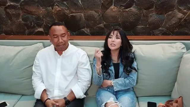 Ayu Aulia dilaporkan tunangannya, Abhinaya Rakan Adira, di Polsek Metro Tanah Abang.