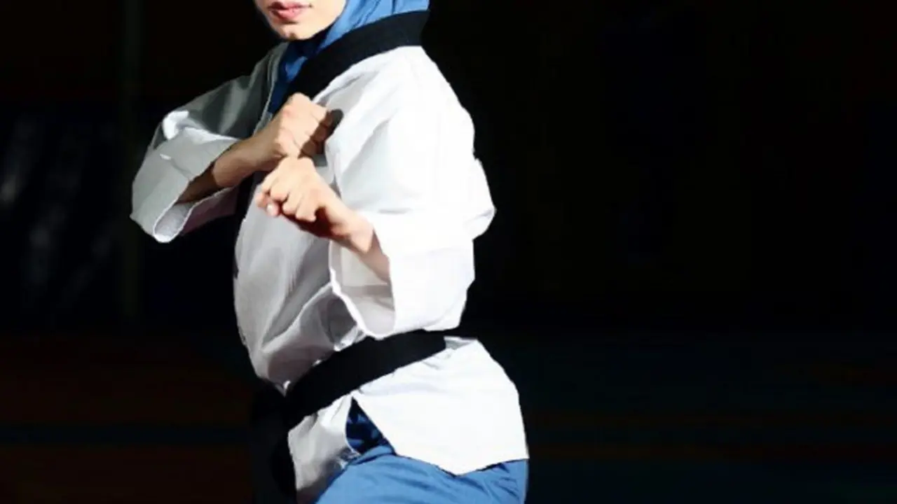 Yuk berkenalan dengan Kubra Dagli, wanita berhijab asal Turki yang merupakan atlet nasional Taekwondo.