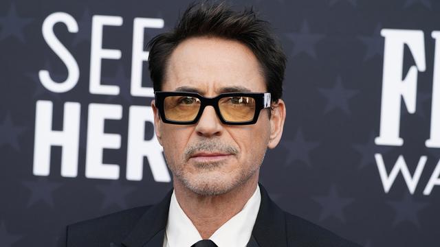 Robert Downey Jr. dalam Critics Choice Awards 2024. (Jordan Strauss/Invision/AP)