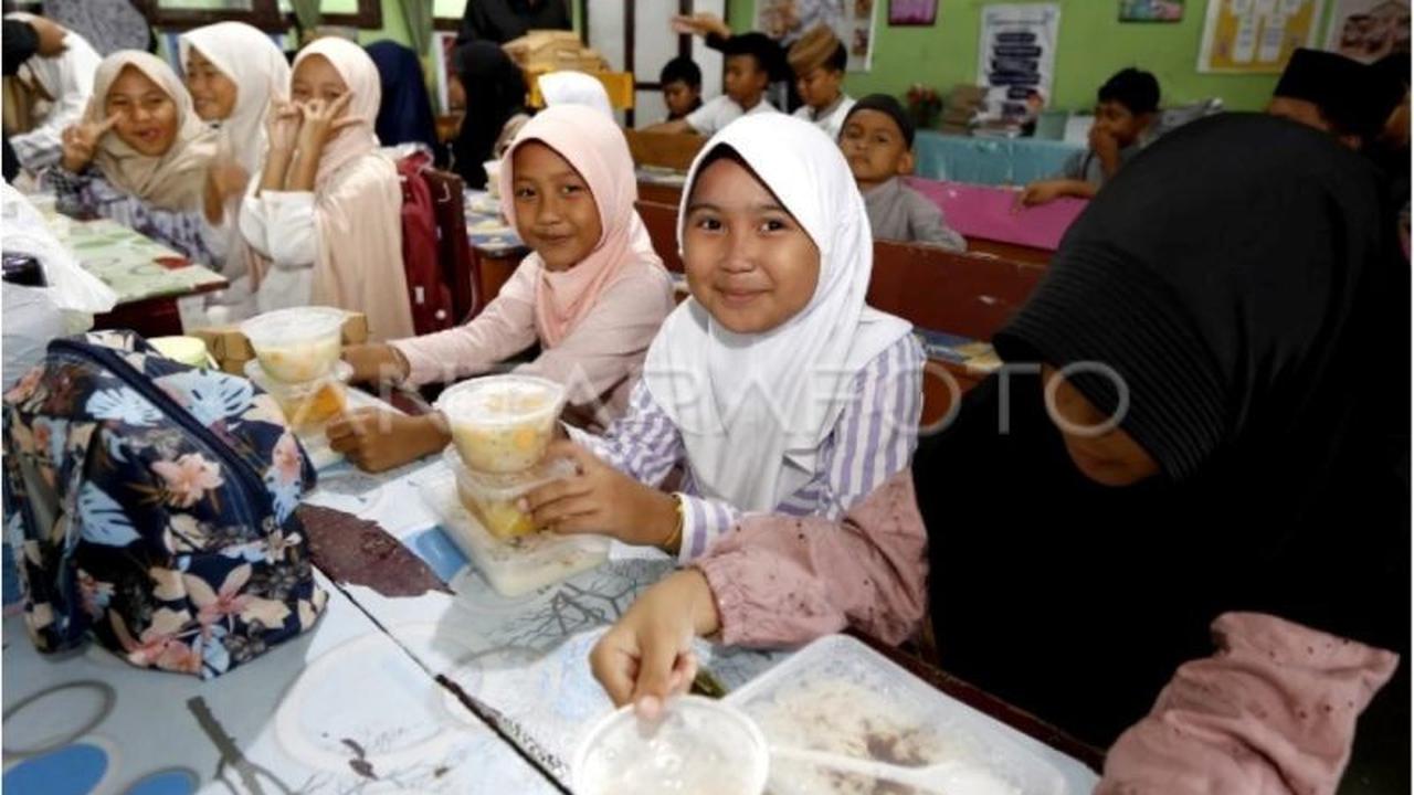 BGN Tangguhkan 47 Dapur Makanan Gratis Akibat Kualitas Pangan di Bawah Standar