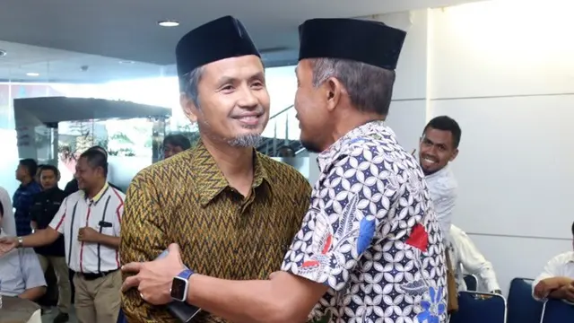 Dua bersaudara, Aziz Qahhar Mudzakkar (kiri) dan Andi Mudzakkar (MUHAMMAD IDHAM AMA/FAJAR/Jawa Pos Group)