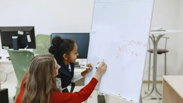 Libra: Lebih Mudah Paham Lewat Diskusi dan Kerja Sama