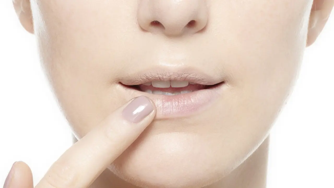 Lips Concealing - Errine