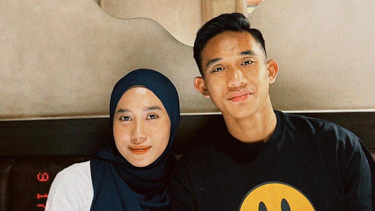 Romantis Terus, 7 Potret Mesra Rizky Ridho dan Sendy Aulia yang Sudah Resmi Lamaran Usai Pacaran 8 Tahun