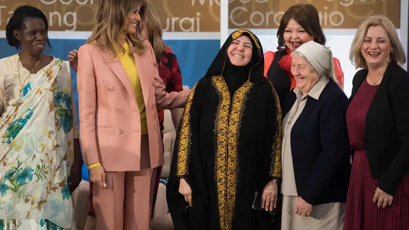 Melania Trump Beri Penghargaan Ibu dari Irak yang Selamatkan 58 Pria dari Kejaran ISIS