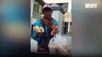 Pedagang lucu tersebut menyebut dagangannya dengan cara tersebut agar cepat habis.