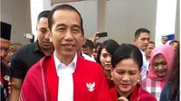 Jaket merah Garuda Jokowi. (dok.Instagram @jokowi/https://www.instagram.com/p/B0hs67CB6z3/Henry