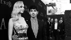 Gambar telah diubah menjadi hitam putih.) Sophie Turner dan Joe Jonas menghadiri pemutaran perdana "Dark Phoenix" 20th Century Fox di TCL Chinese Theater pada 04 Juni 2019 di Hollywood, California. (Rich Fury / GETTY IMAGES NORTH AMERICA / Getty Images via AFP)