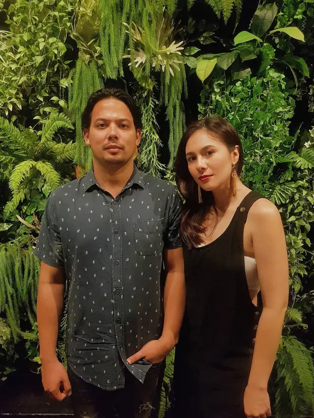 Gugat Cerai Usai 12 Tahun Nikah, Ini 6 Potret Mesra Wulan Guritno dan Adilla Dimitri