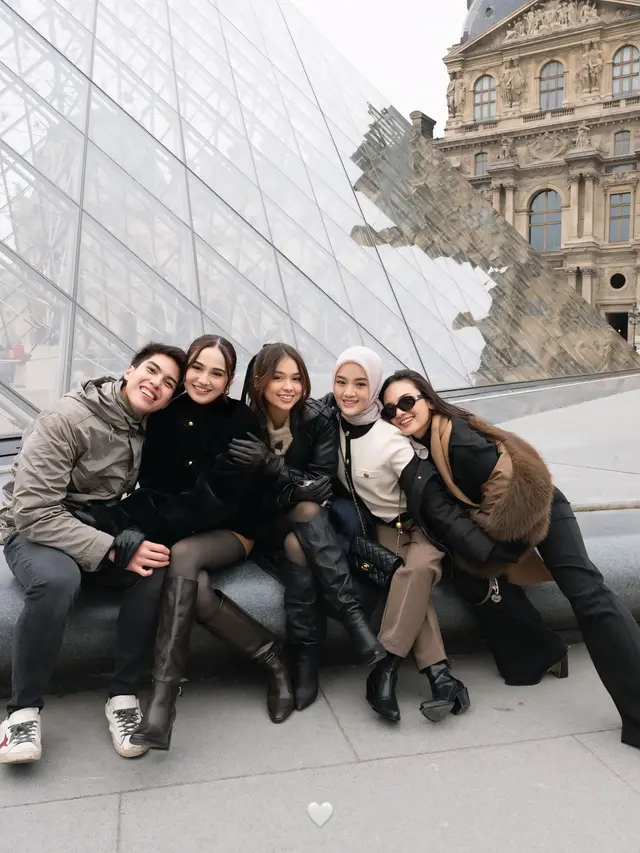 Adu Gaya Bucin Al Ghazali-Alyssa Daguise dan El Rumi-Syifa Hadju yang Liburan Akhir Tahun Bersama