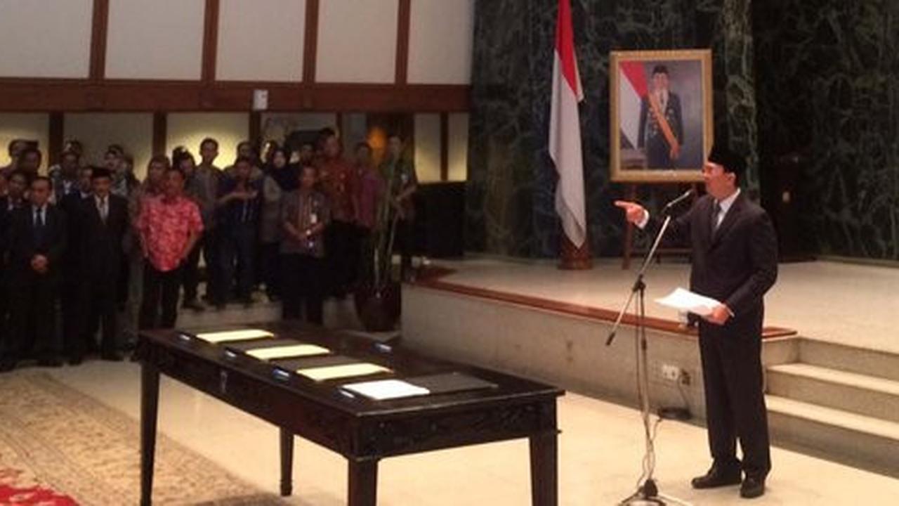Ahok lantik Kadis Tata Air, wakadishub dan camat Penjaringan