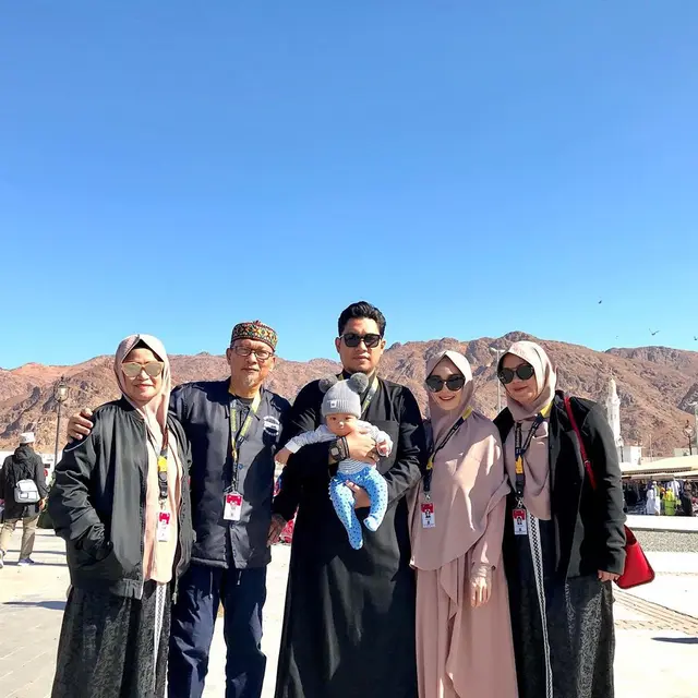 Umumkan Kehamilan Kedua, Ini 7 Momen Rizal Armada dan Istri Asuh Anak