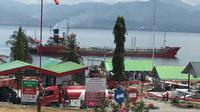 MT Lamiwuri sudah tiba dan sandar di dermaga Terminal BBM Pertamina di Donggala, Sulawesi Tengah, Kamis (4/10). Ini adalah tanker kedua yang berhasil disandarkan di TBBM Donggala setelah MT Karmila.