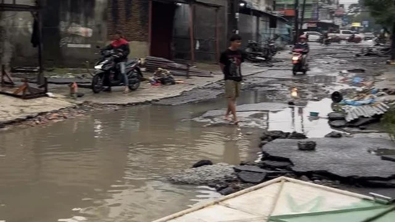 Banjir Medan Surut, Keluhan Warga Bermunculan: Kami Evakuasi Mandiri, Tak Ada Bantuan Pemerintah