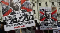 Para demonstran berunjuk rasa atas pengampunan eks Presiden Peru Alberto Fujimori. (AP Photo/Martin Mejia)