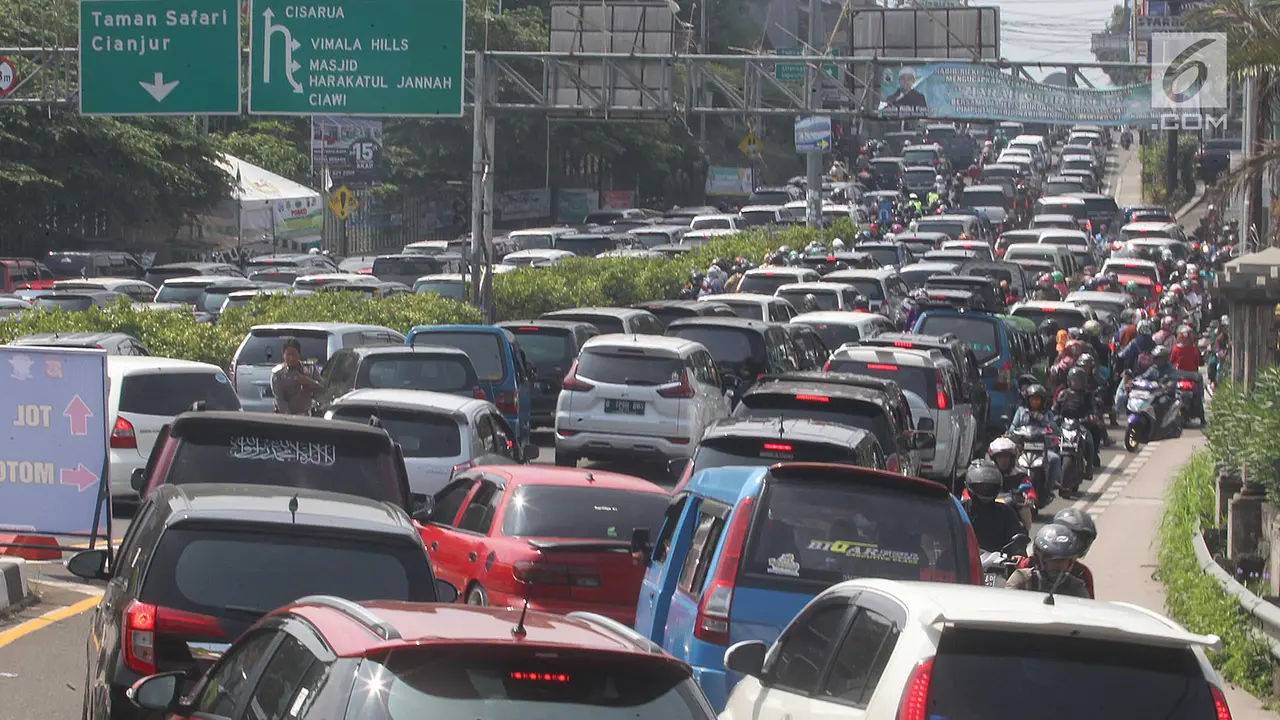 Jalur Puncak Macet