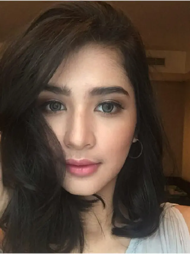 [Bintang] Ini 5 Nude Lips yang Cocok untuk Kulit Wajah Asia Menurut 'It' Model