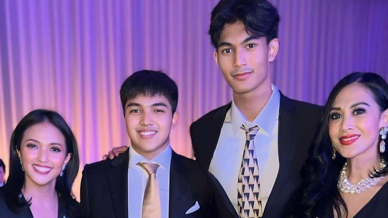 Momen gala dinner ini sempat menjadi sorotan karena terlihat begitu berkelas dan penuh kehangatan.