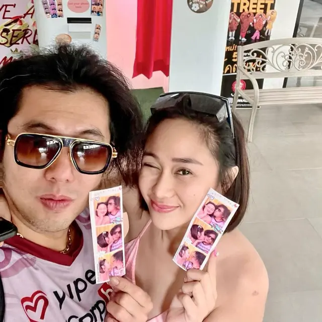Ngaku Hamil, Ini 7 Potret Mesra Denise Chariesta dan Kekasih yang Bikin Heboh