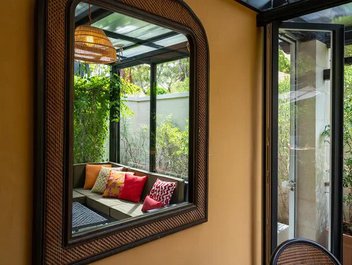 Teras Rumah Kecil? Ini 8 Inspirasi Supaya Tampak Luas dan Estetik