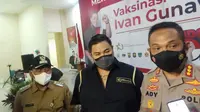 Polres Metro Jakarta Barat menggelar vaksinasi Covid-19 bersama Ivan Gunawan. (Dok Humas Polres Jakbar)