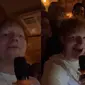 Ed Sheeran, penyanyi asal Inggris&nbsp;tiba di Jakarta langsung karaokean. (Dok: Instagram @teddysphotos&nbsp;https://www.instagram.com/reel/C3-19J2h-yx/?igsh=MW10aGJ4bnB3cmptMQ==)