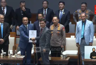 Pemerintah dan DPR mengubah kesepakatan batas usia pensiun Kapolri dalam pembahasan RUU Polri. (Foto: Tangkapan Layar YouTube TV Parlemen)