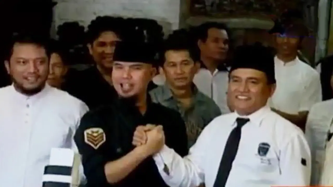 Segmen 2: Para Pesaing Ahok hingga Panik Operasi Simpatik