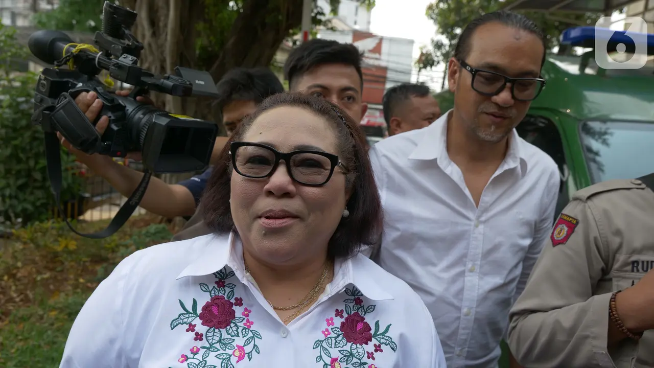 Nunung dan Suami Jalani Sidang Lanjutan Kasus Narkoba