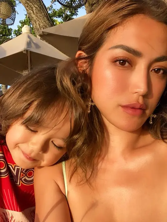 Jessica Iskandar (Instagram/inijedar)