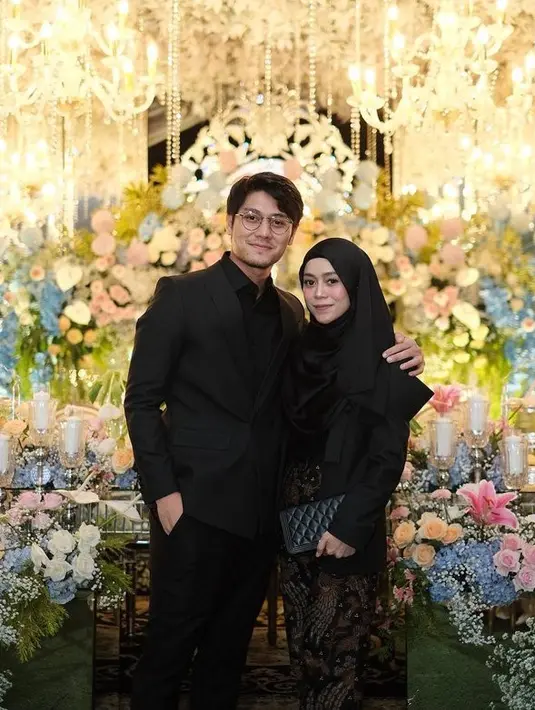 <p>Banyak orang yang menilai jika Lesti Kejora dan Rizky Billar sebagai pasangan stylish. Tak ayal penampilan pasangan ini mencuri perhatian publik. [Foto: instagram.com/lestykejora]</p>