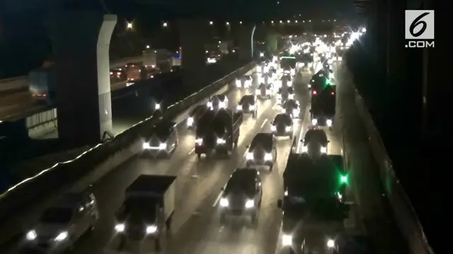 VIDEO: H-9, Lalu Lintas Tol Cikampek Mulai Padat