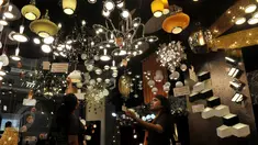 Suasana pameran Indobuildtech Expo 2015 di Jakarta Convention Center (JCC), Jumat (5/6). Pameran ini, menampilkan lebih dari 1000 top brand produk material dan teknologi bangunan dari 19 negara peserta. (Liputan6.com/Johan Tallo)