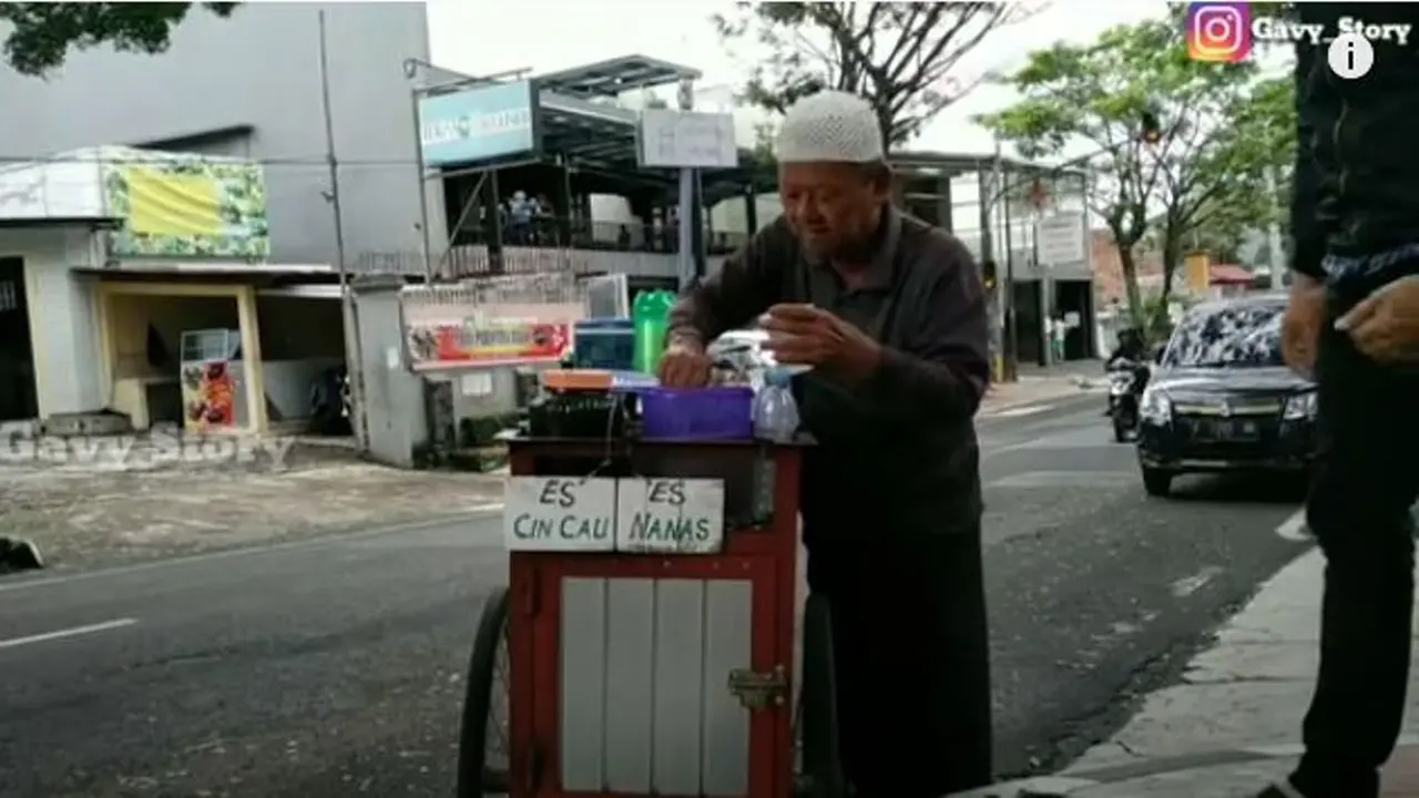 Cerita Mantan General Manager yang Jadi Penjual Es Cincau