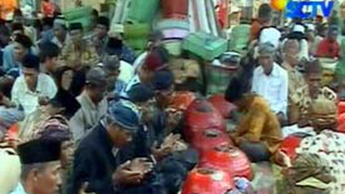 Meminta Garam Lewat Ritual Nyadar